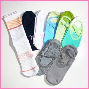 8 CUTE NEW WOMENS STRAPPY MULTI COLOR YOGA / PILATES SOCKS & SILICONE BOTTOMS